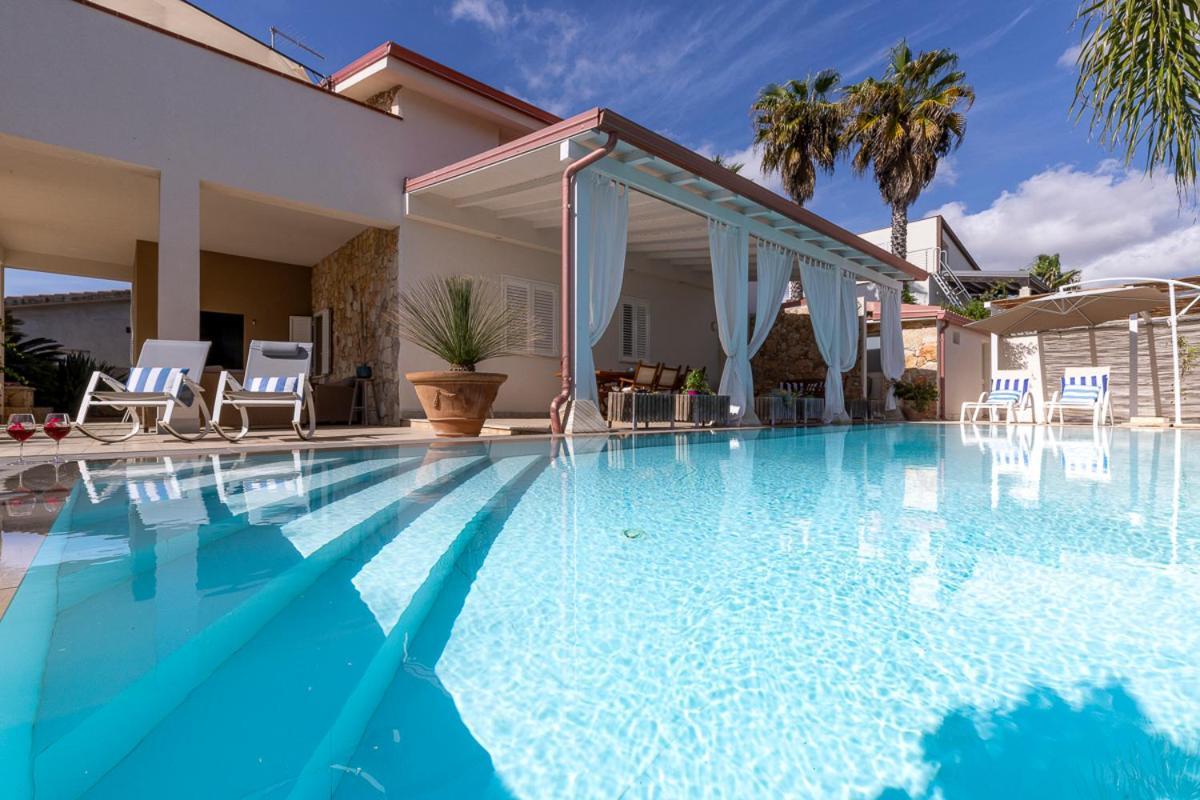 Villa Zamia Con Piscina Santa Maria Del Focallo Exterior foto